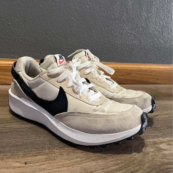 Women’s Nike Waffle Debut shoes size 7 - Picture 1 of 6